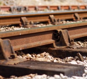 loose bolts on railroad tracks